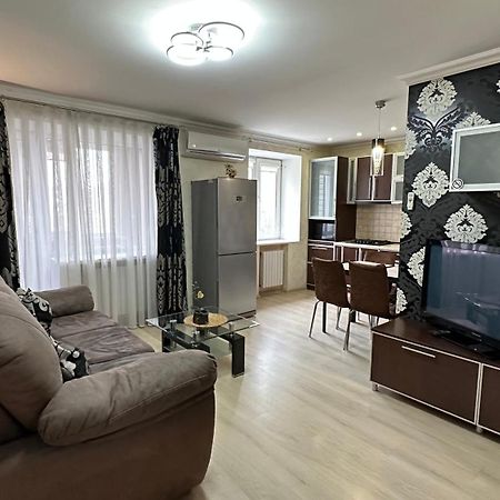 Apartment On Nauki Avenue 102 นิปโปร ภายนอก รูปภาพ